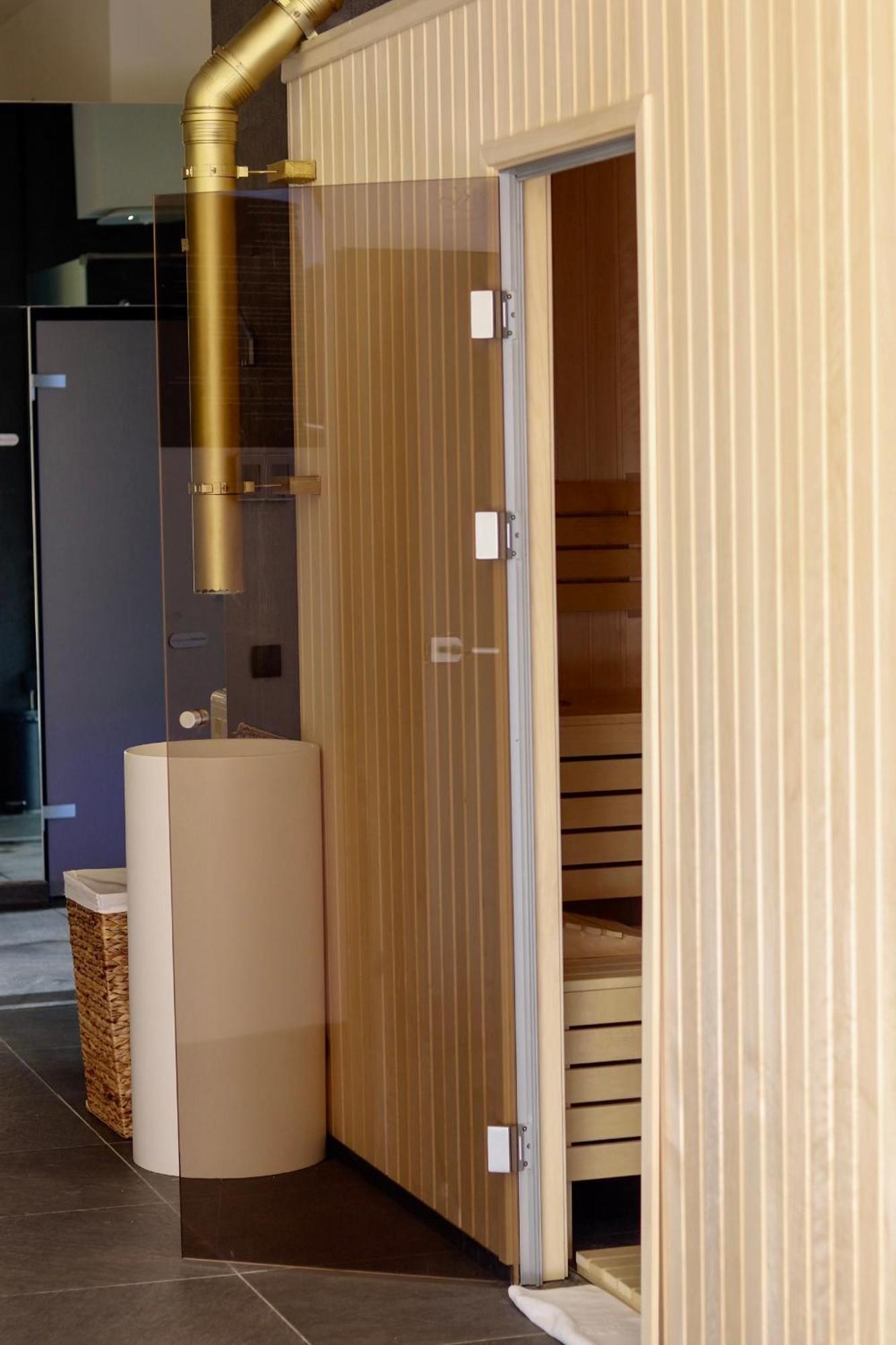 Swissotel Sarajevo Ngoại thất bức ảnh A modern Finnish sauna