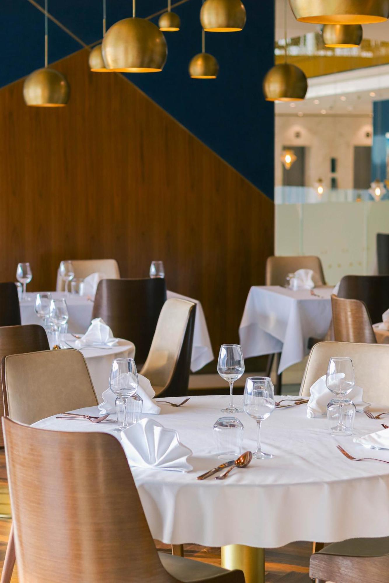 Swissotel Sarajevo Ngoại thất bức ảnh Restaurant interior