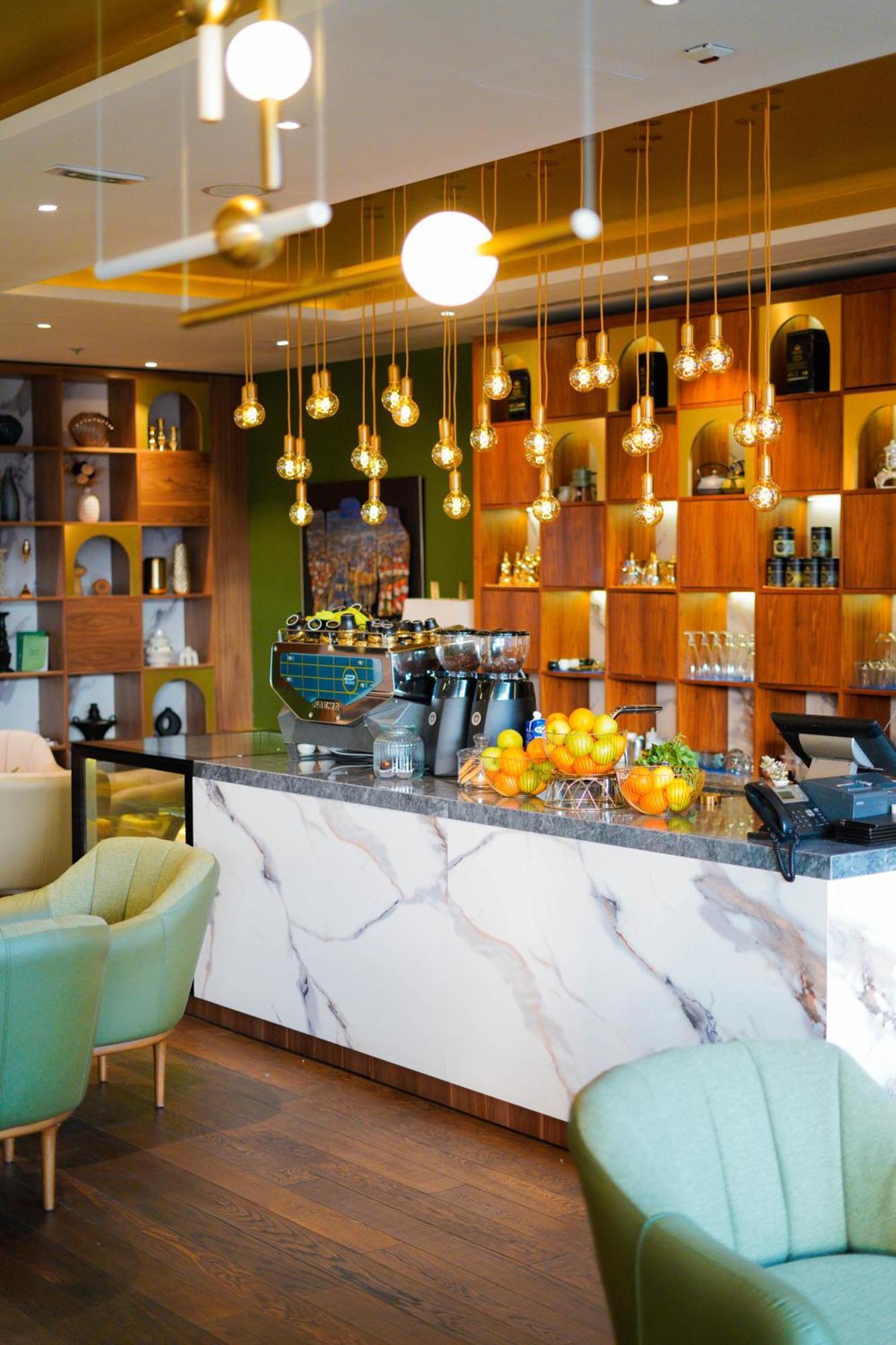Swissotel Sarajevo Ngoại thất bức ảnh The bar at the hotel