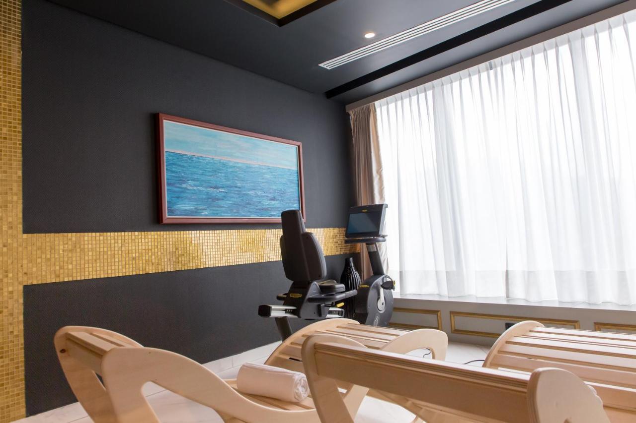 Swissotel Sarajevo Ngoại thất bức ảnh The gym at the hotel