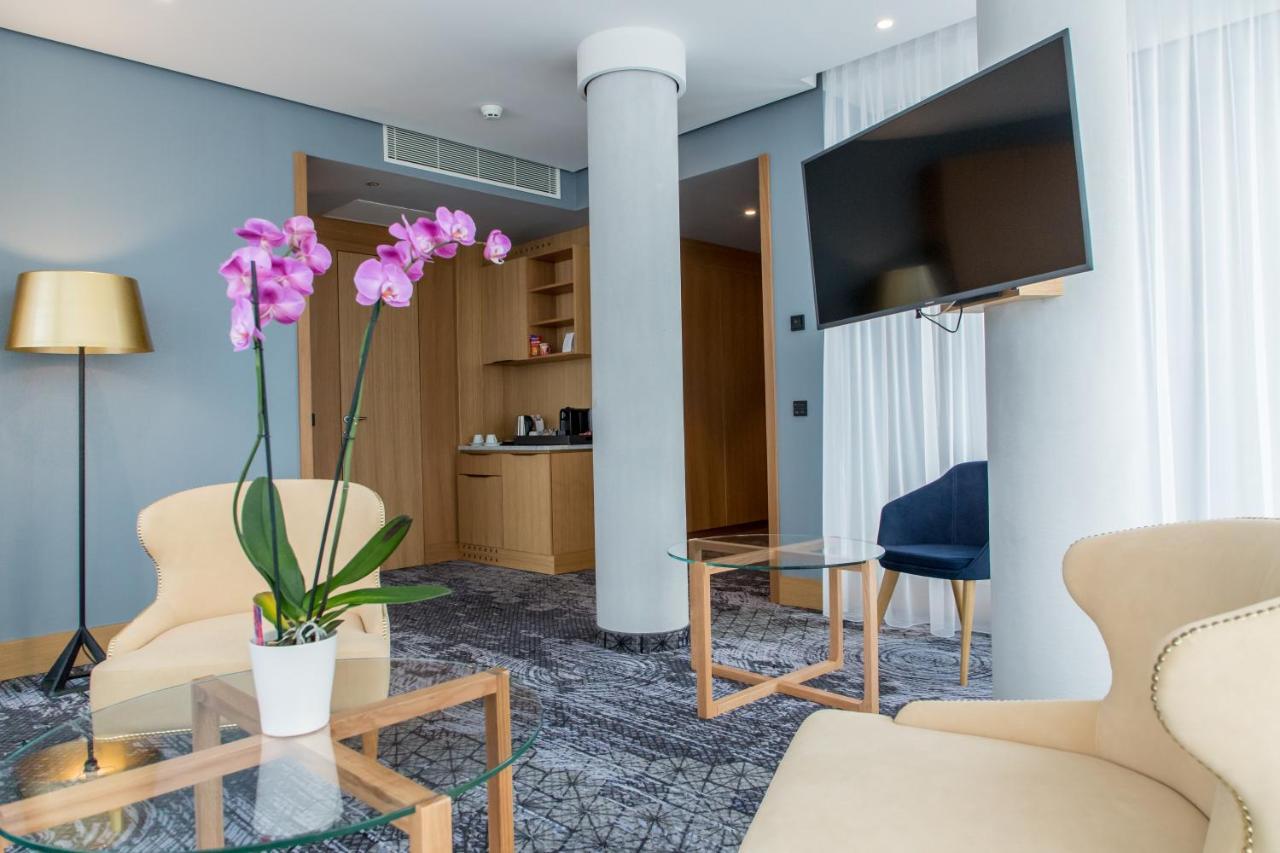 Swissotel Sarajevo Ngoại thất bức ảnh Suite